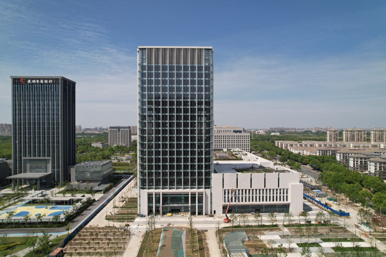 1.519 MW BIPV façade & roof, Jianhu Financial Tower 1