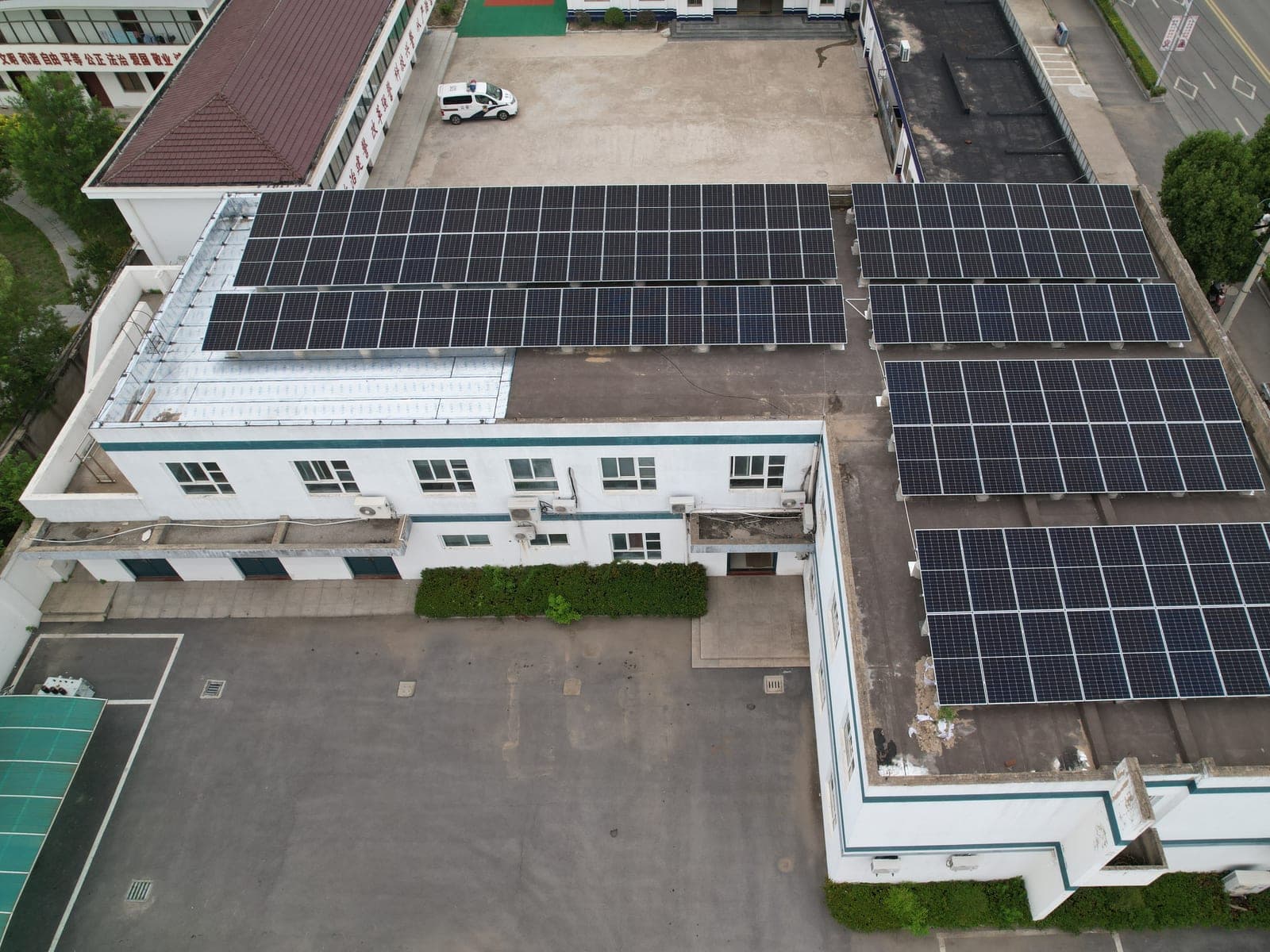 Concrete-roof residential PV array
